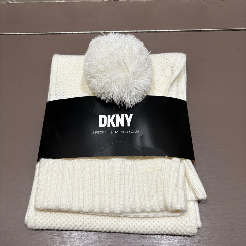 DKNY White Knit Hat and Scarf Set